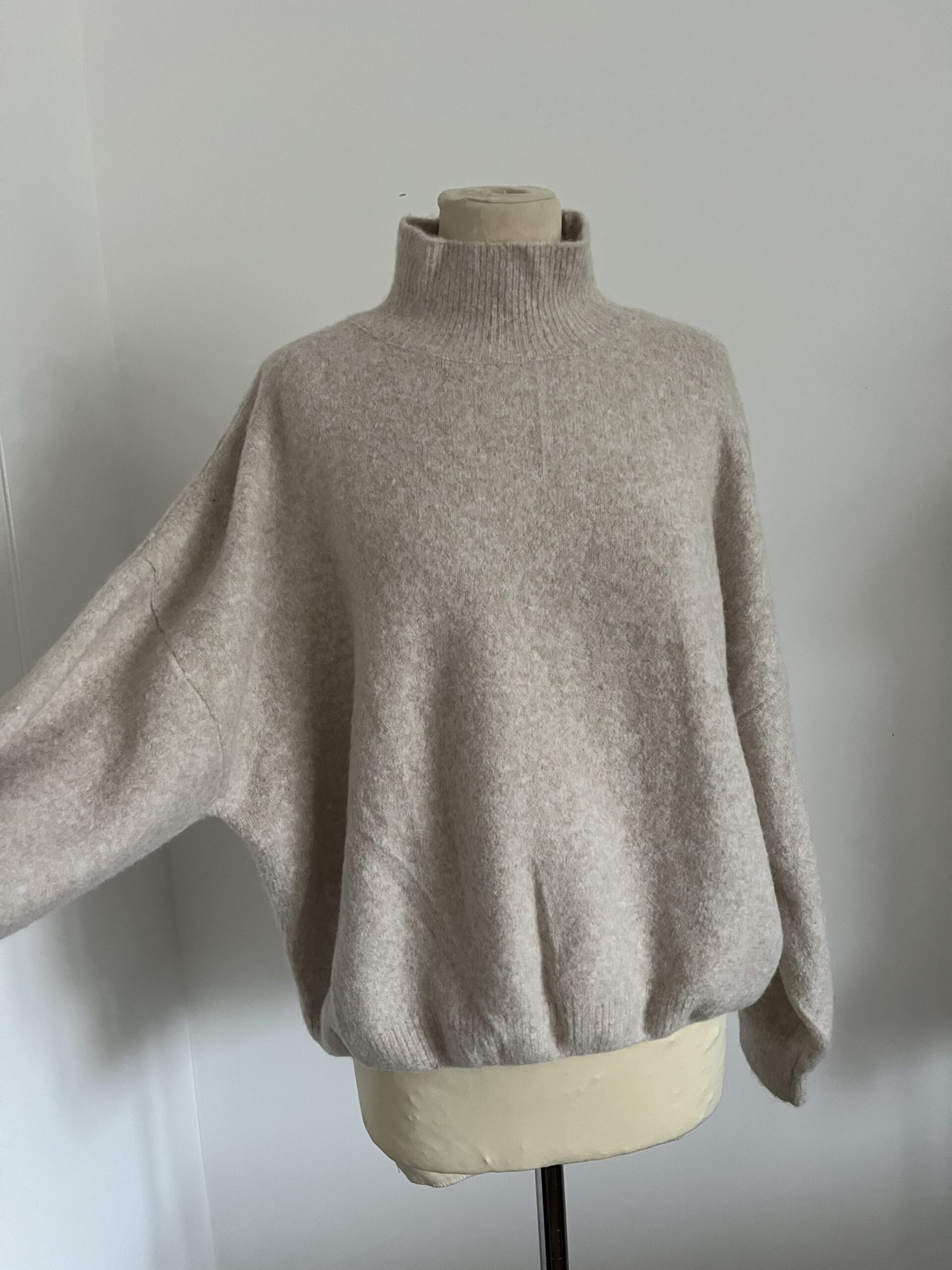 pull oversize col roulé taupe pull oversize col roulé taupe