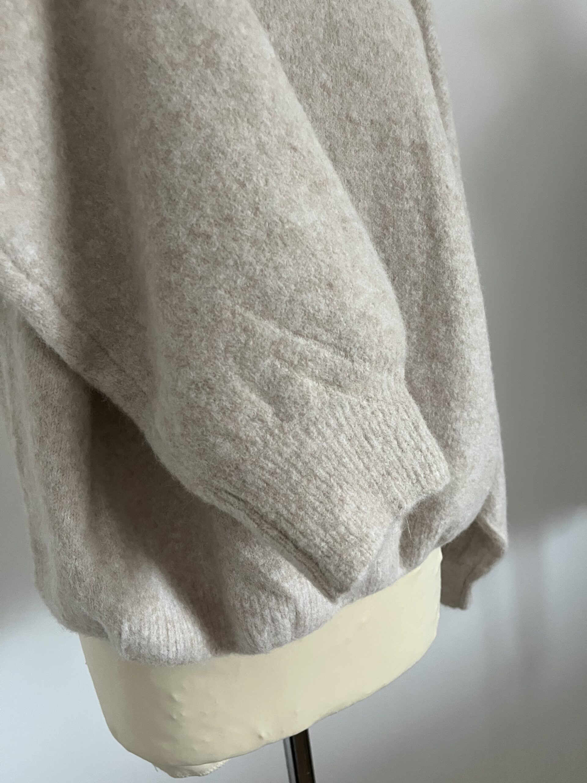 pull oversize col roulé taupe pull oversize col roulé taupe