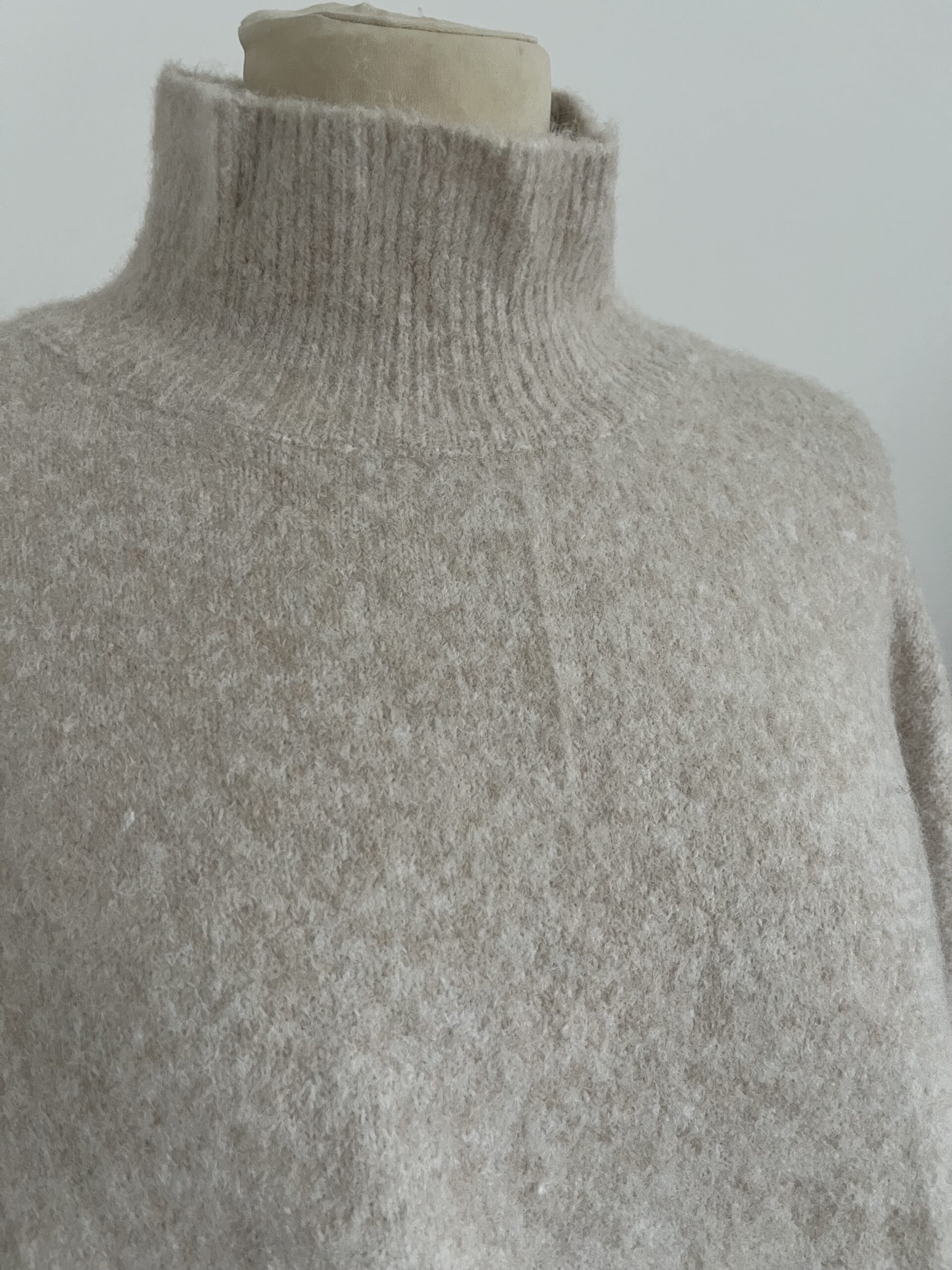 pull oversize col roulé taupe pull oversize col roulé taupe