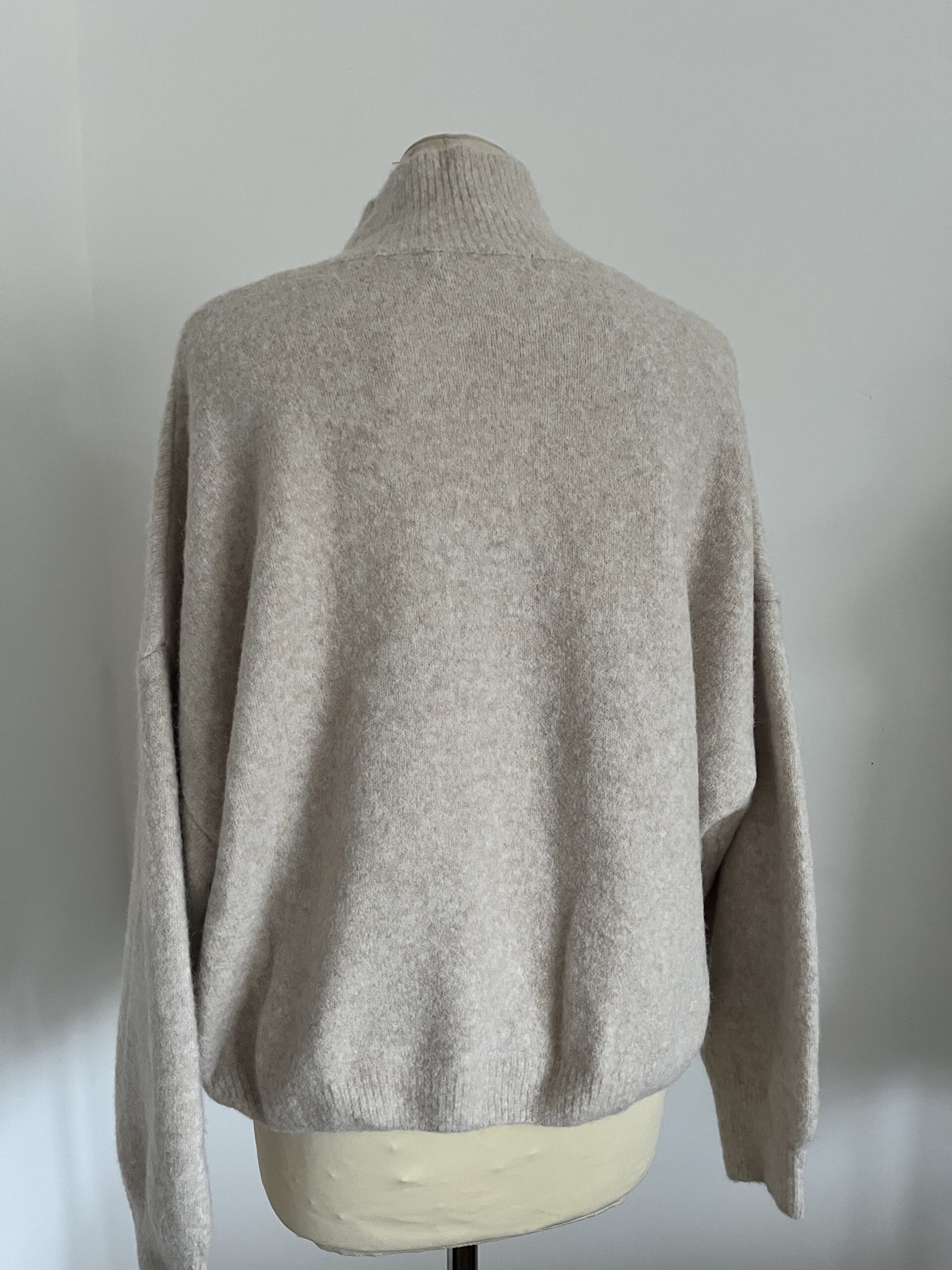 pull oversize col roulé taupe pull oversize col roulé taupe